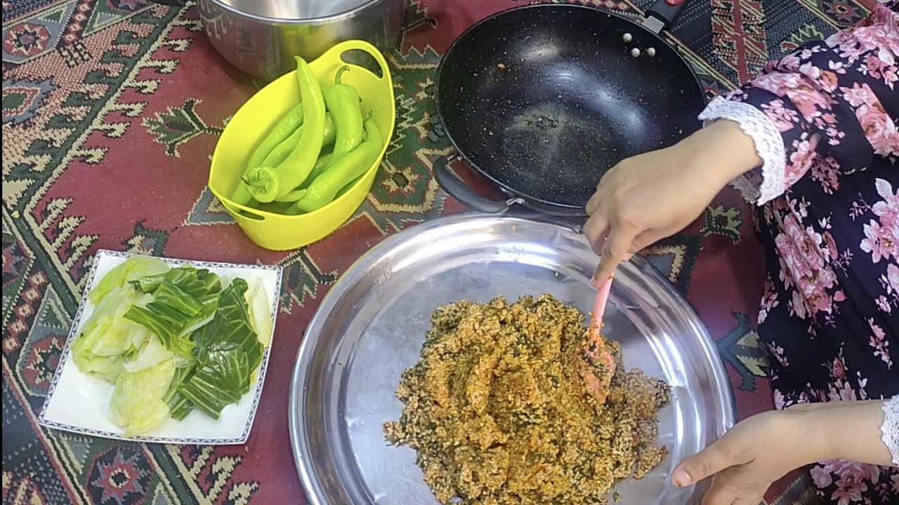 اسرع محشي كرنب في التاريخ و ملوخيه خضره ولسان عصفور وكمان فراخ محمرة شغل فاخر من الاخر