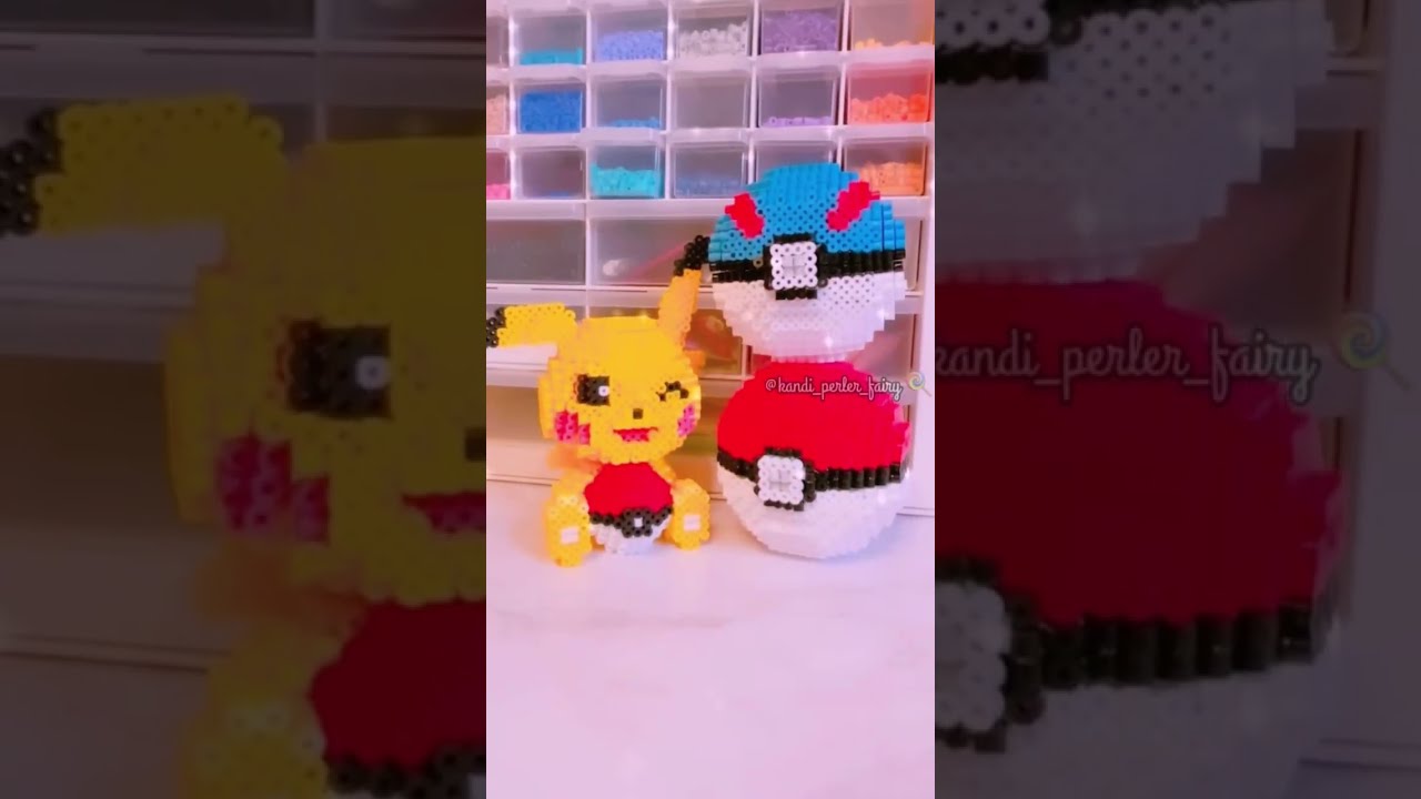 3D Pokeballs #arte #hamabeads #pokeball #3d 3D Perler