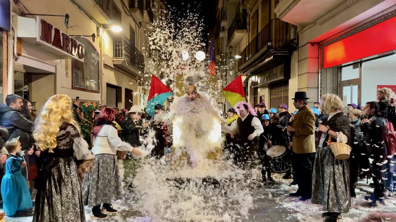 El MOIXÓ FOGUER Carrer de la Cort (Carnaval UAF Valls 2023)