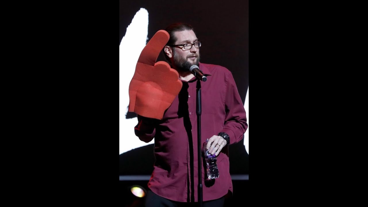 Liverpool crowd loses it at killer one-liners. Gary Delaney doing some rude jokes @ Hot Water Comedy