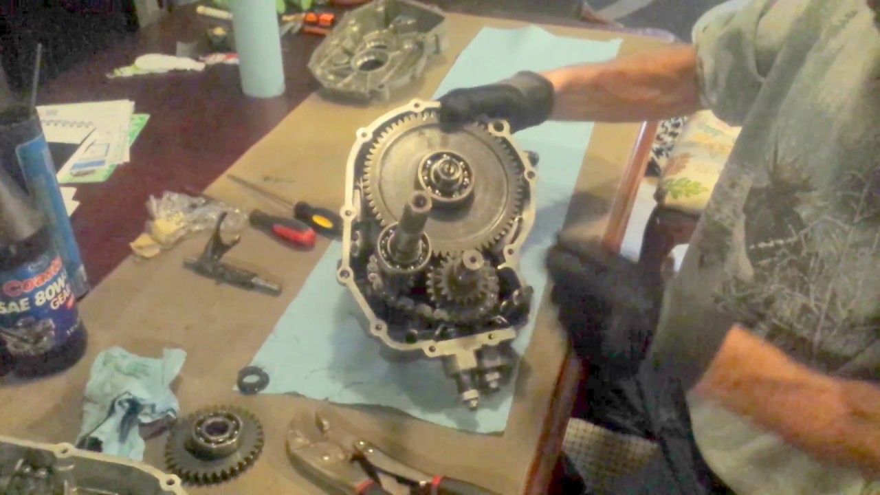Rebuild a 90s Polaris 4x4 Transmission in 10 minutes