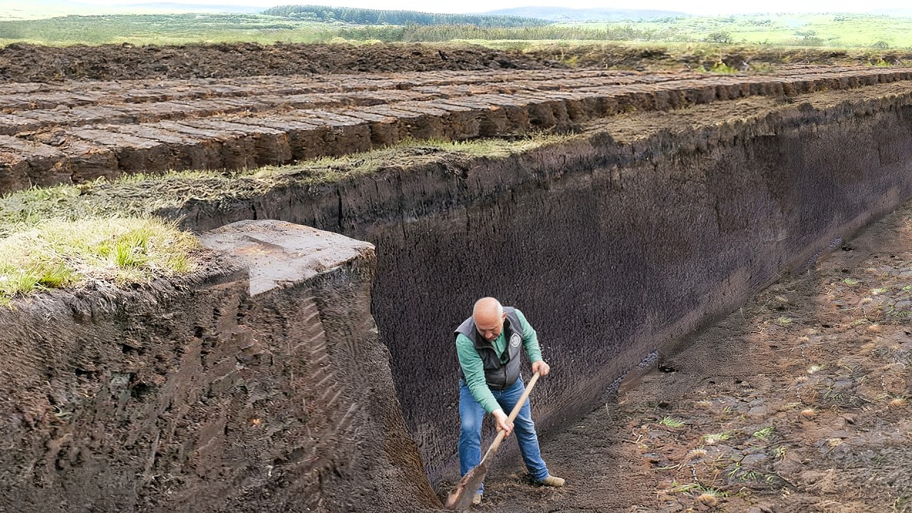 How an Old Man is Harvesting Tons of “Mud Fuel” Inside Irish Bog