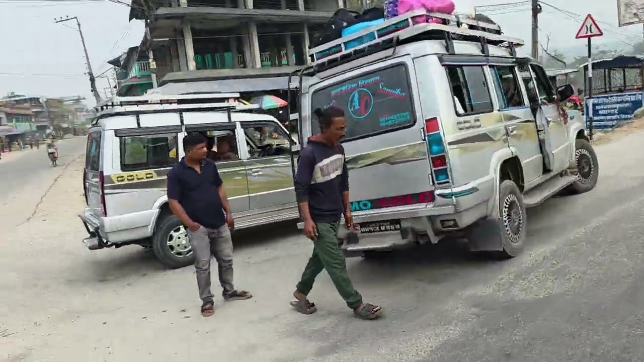 While coming from Birtamod to Taplejung, the car broke down and I was making a video. Friends, 🙏
