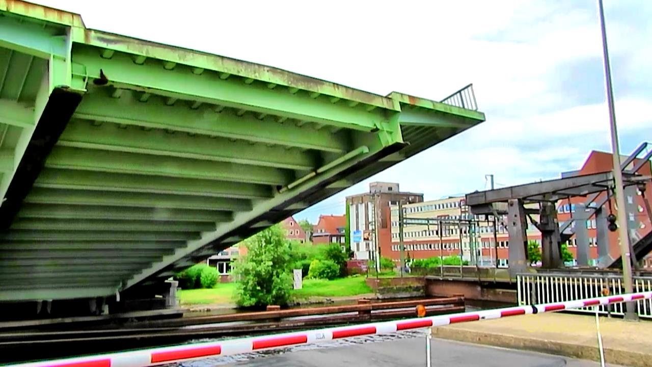 Emder Klappbrücken in Action 3 Bascule Bridges Railroad Cars Pedestrians Emden Germany