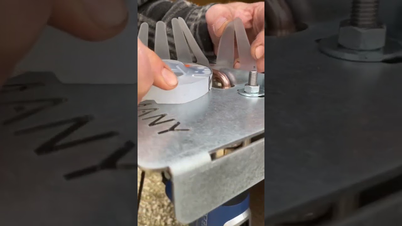 Quick Demo, how to fasten a part metal,part plastic horse shoe mix