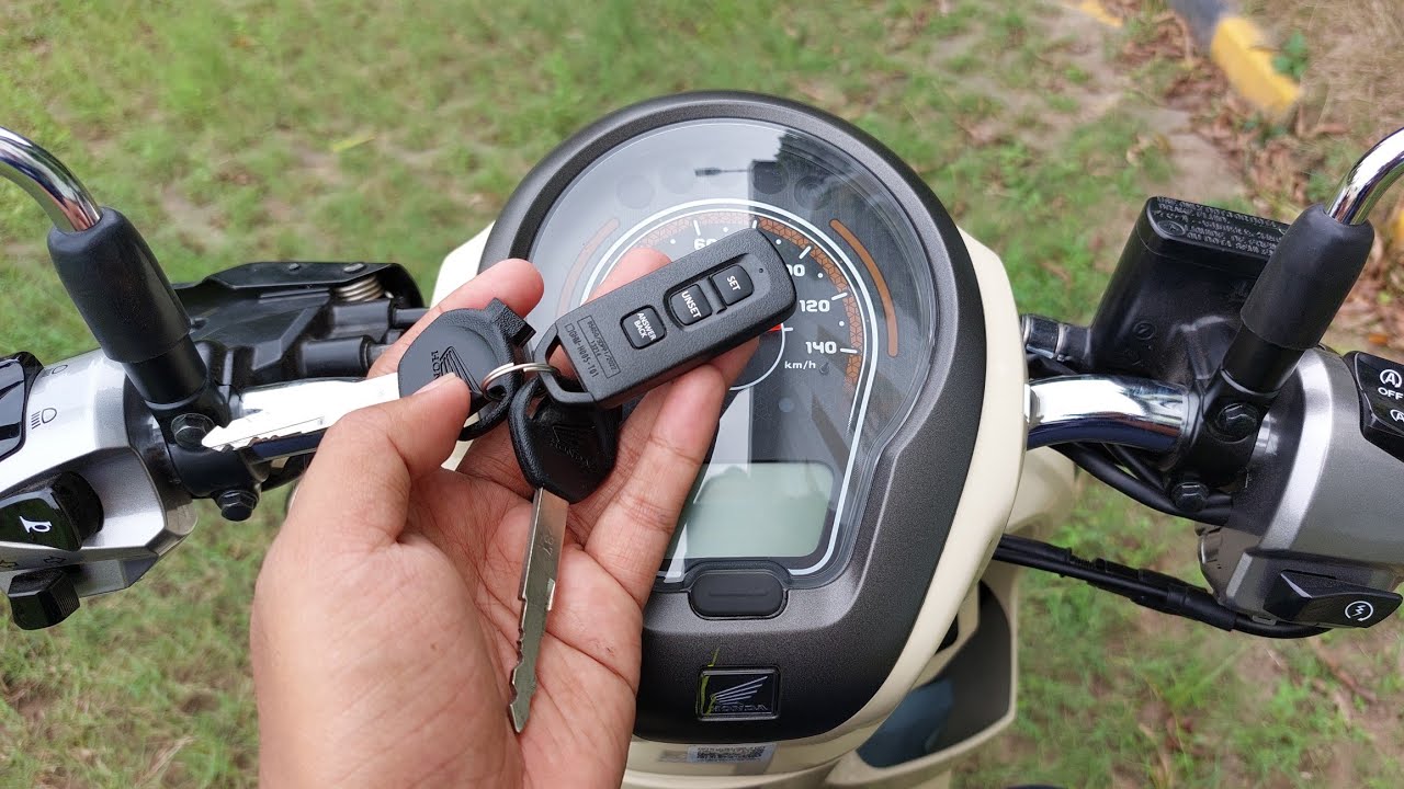 THE FUNCTION OF THE 2023 HONDA SCOOPY FASHION BROWN REMOTE IS LIKE THIS