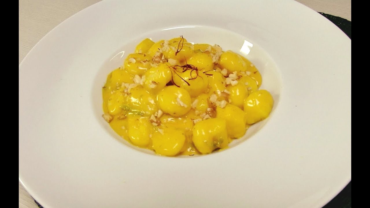 Gnocchi con Gorgonzola, Noci e Zafferano