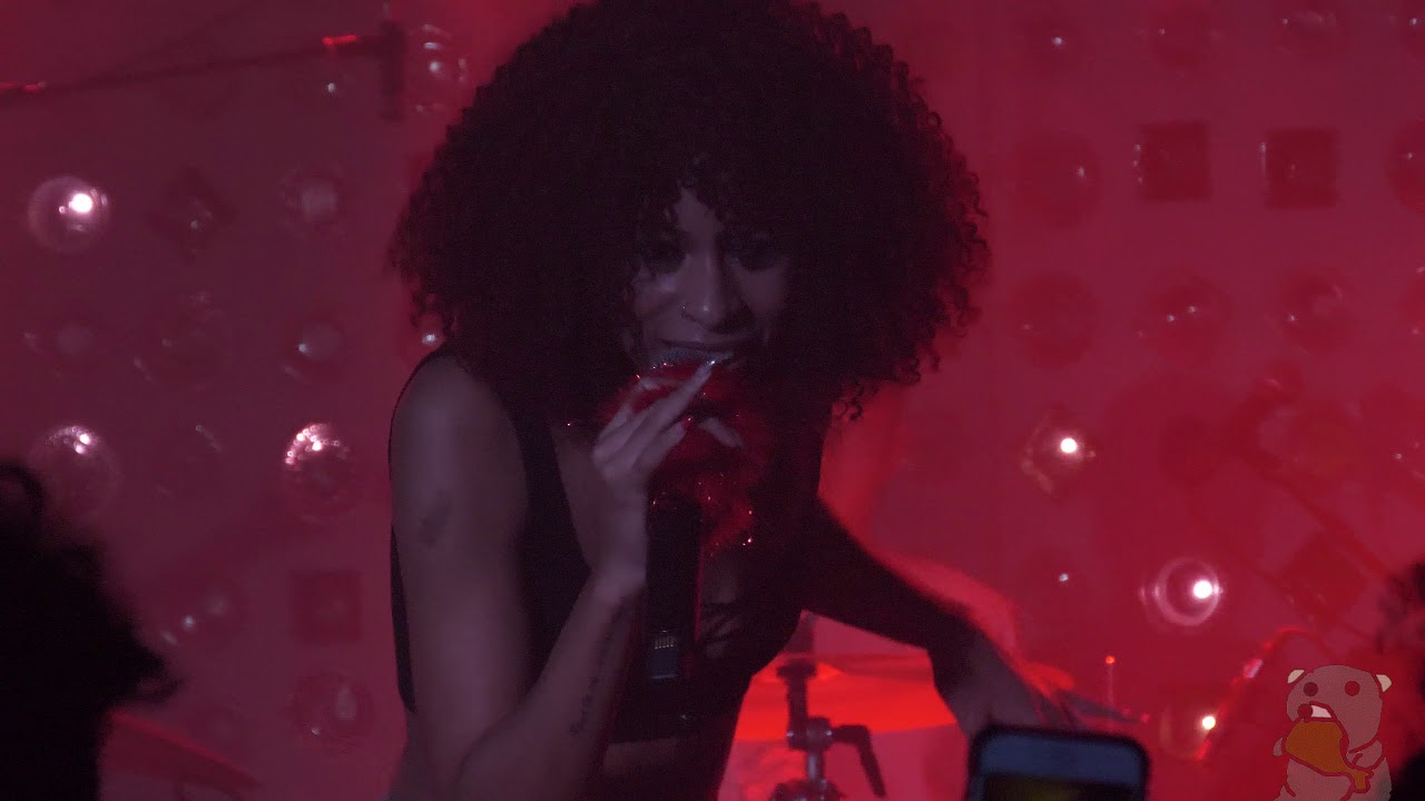 Ravyn Lenae - Sticky (live @ Baby's All RIght 4/3/18)