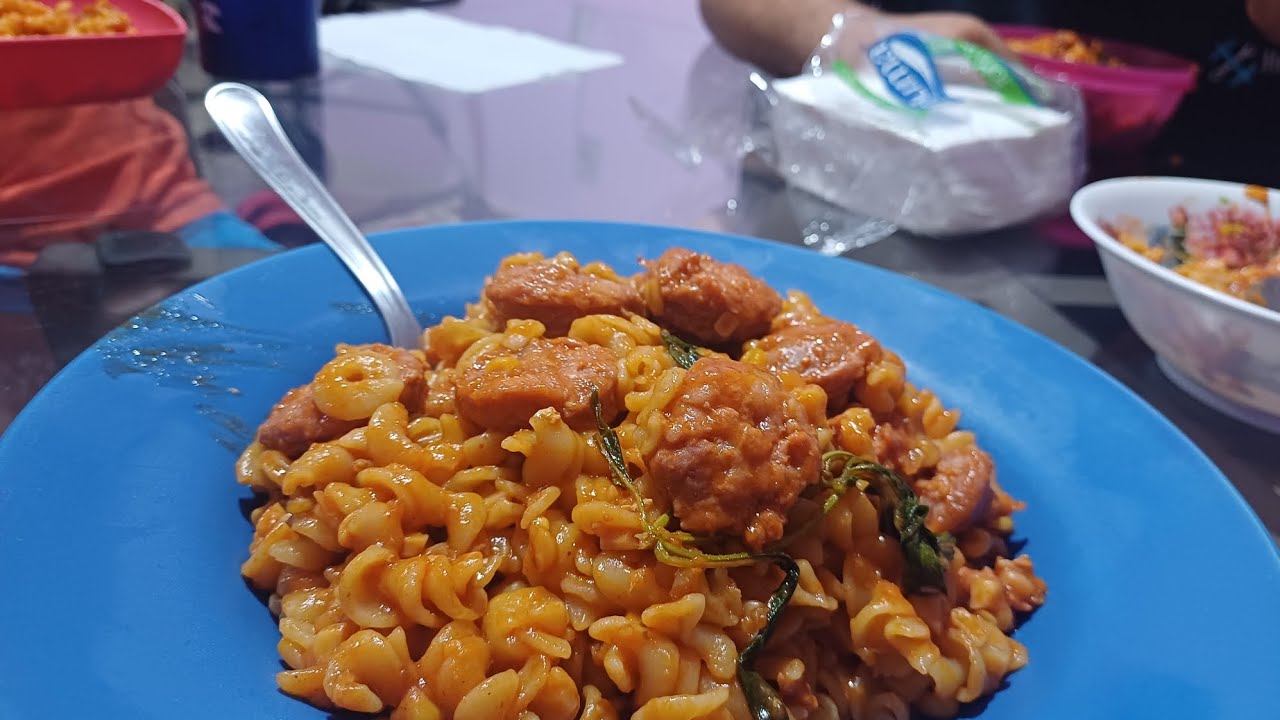 ALMOÇO DE HOJE MACARRONADA DE MOLHO VERMELHO COM LINGUIÇA 