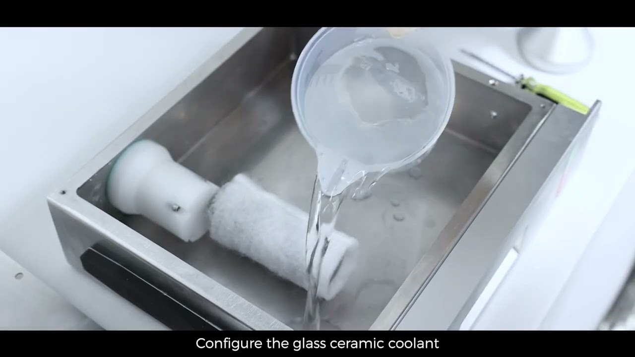 Upcera A52W: The 5-Axis Wet Milling Powerhouse