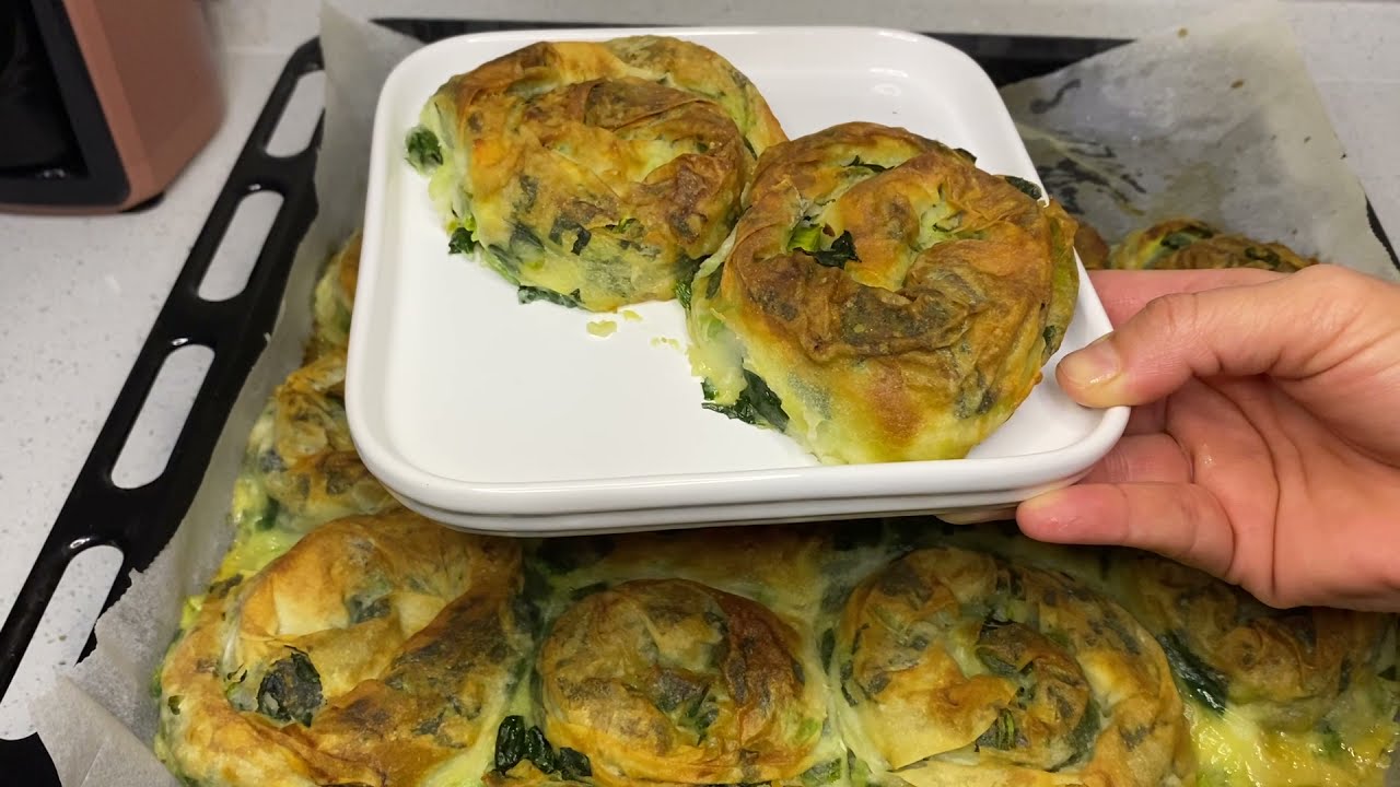 SIRRI SOSUNDA SAKLI ISPANAKLI GÜL BÖREĞİ BOL SOSLU İÇİ YUMUŞACIK DIŞI ÇITIR ÇITIR BÖREK #hazıryufka