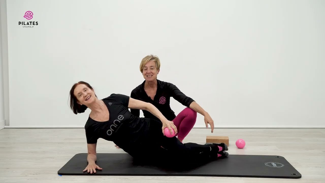 Define tu Figura: Pilates en Suelo con Pesas para Core Fuerte y Glúteos Elevados