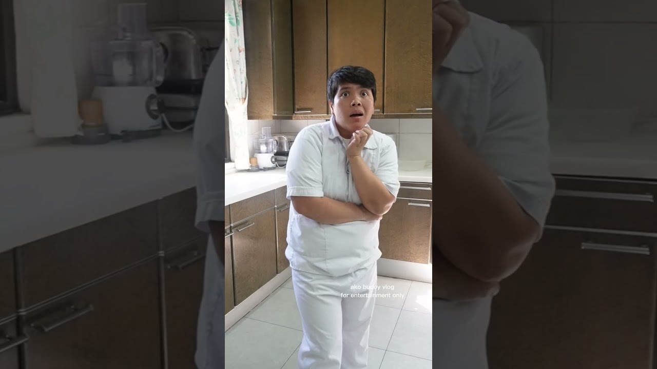 cut garlic din fly hahahahaa paano ba yan