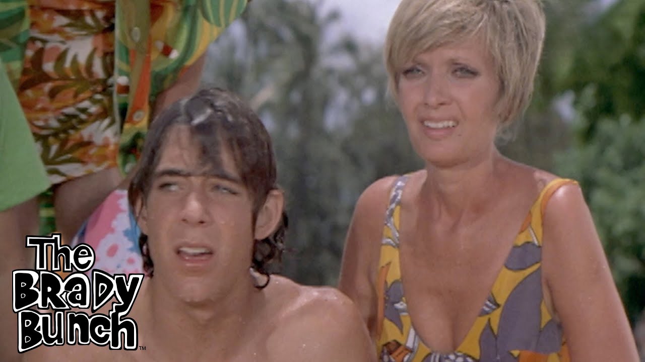 Greg Brady Has a Surfing Accident in Hawaii