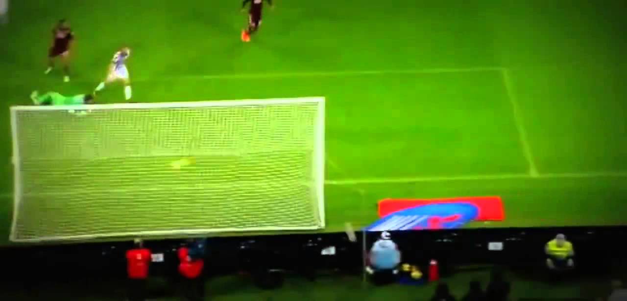 Torino full back Bruno Peres did a Gareth Bale earlier. What a run!