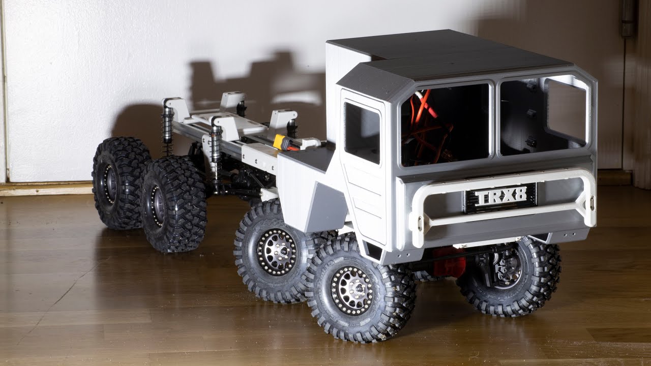 The worlds first Traxxas TRX8 chassis with no modified axles