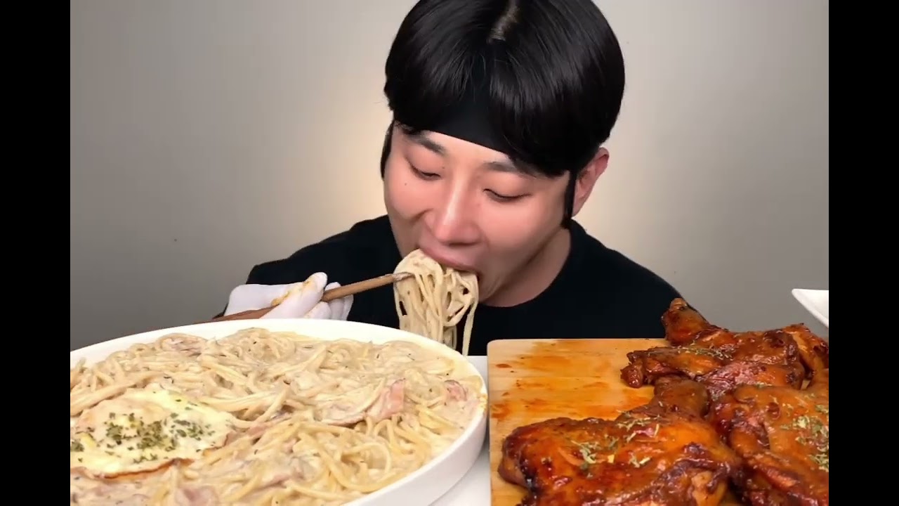 Mukbang Eating: scallop cream pasta & spicy chicken, sausage 🌭#mukbang #asmr #foodlover 