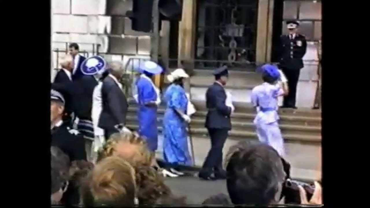CRHnews - Her Majesty The Queen visits Chelmsford 1988