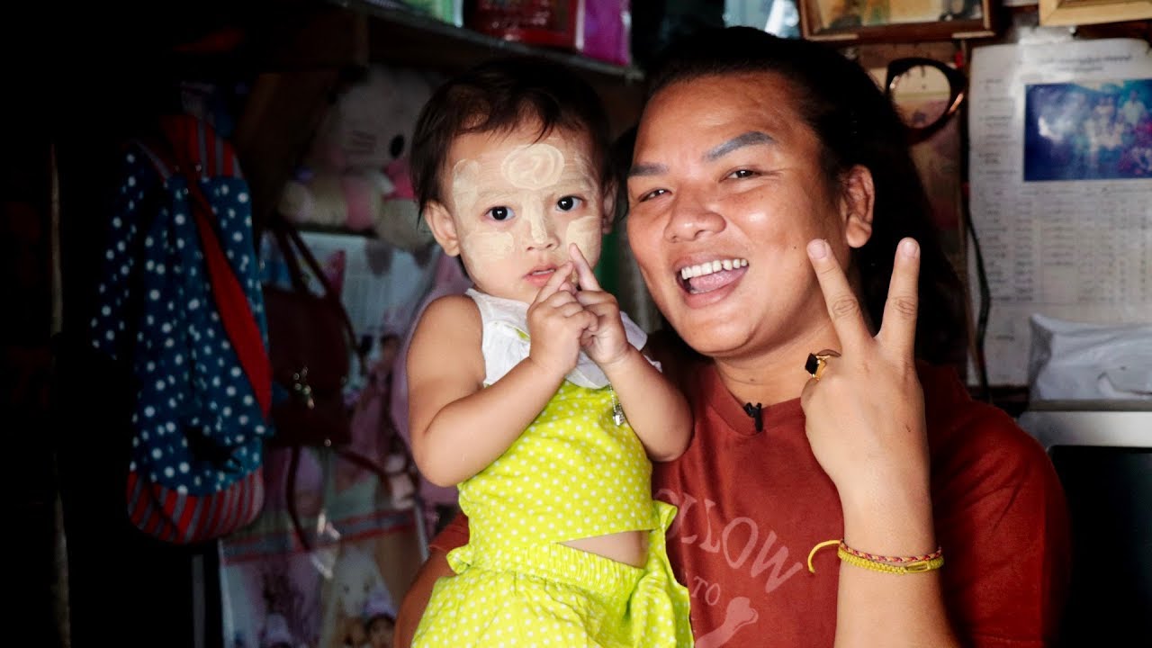 မိသားစုဝင်တွေ များလို့ ကိုယ်ပိုင် အိမ်ကလေး လိုချင်နေတဲ့ ရဲလေးမ