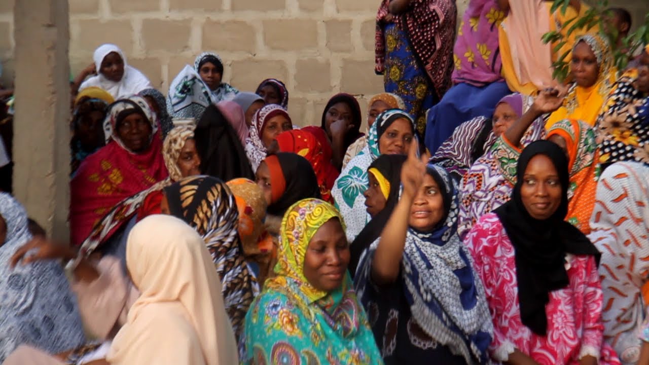 INSPECTOR WA JESHI LA POLISI LA WAONYA WANAOWAPA WATOTO WA KIKE SIMU #ikuluzanzibar #wasafimedia