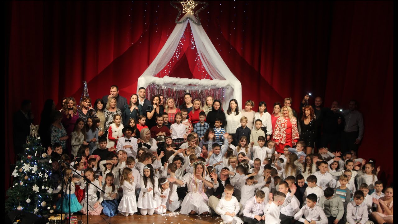 Vianočný zázrak ❤️ ZŠ Komenského 6, Sobrance (2023) - 🎄Vianočný pozdrav🎄