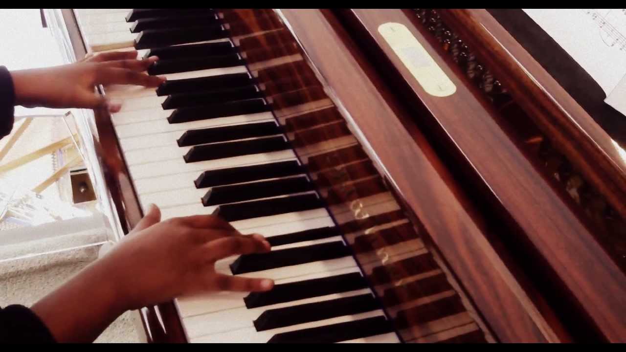 Debussy Arabesque no.1 in Emajor - Blüthner Grand Piano : Alanna Crouch 6/yrs