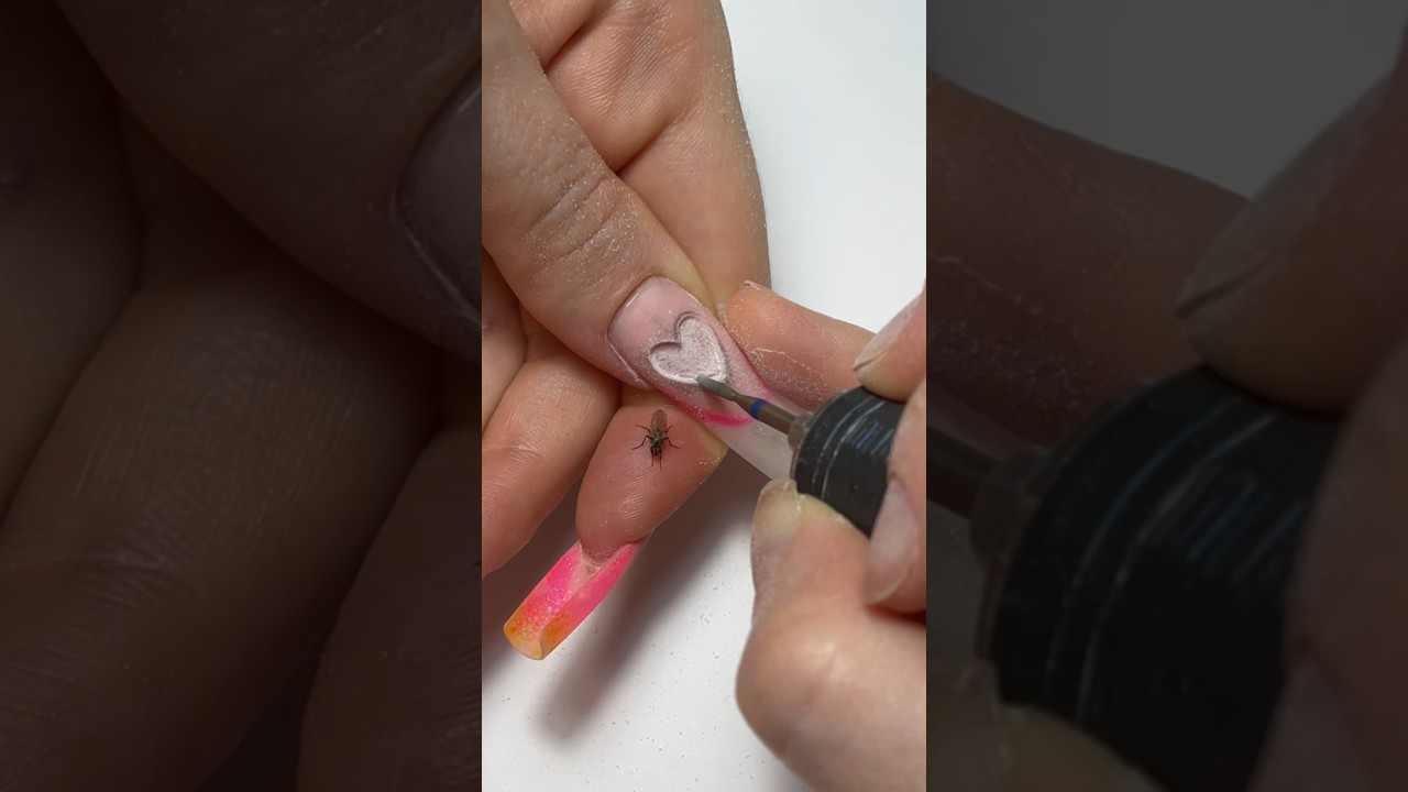 🪰or 🦟? 😮 #nails #nailart #nailtutorial #naildesign #nailartidea #nailarttutorial #nailideas