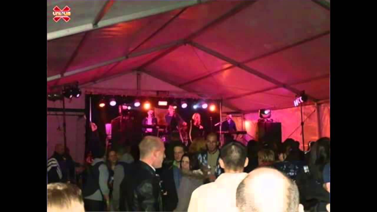 Unikum Zenekar - Fényes Utakon
