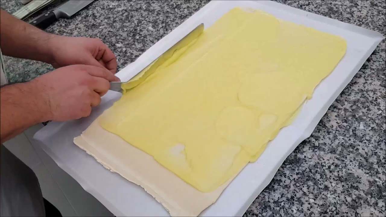 La pâte levée feuilletée: le façonnage des pains aux raisins