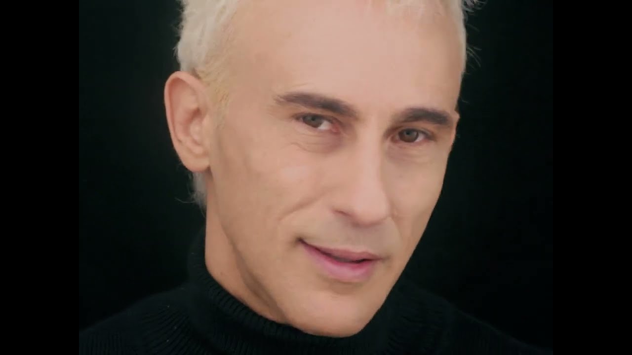 אסף אמדורסקי - יותר מדי פרחים