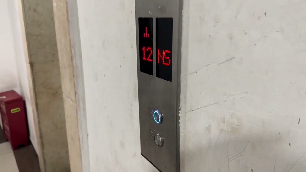 #电梯人 #电梯 #专业的事交给专业的人 想要有上班以外的生活，于是有了加班