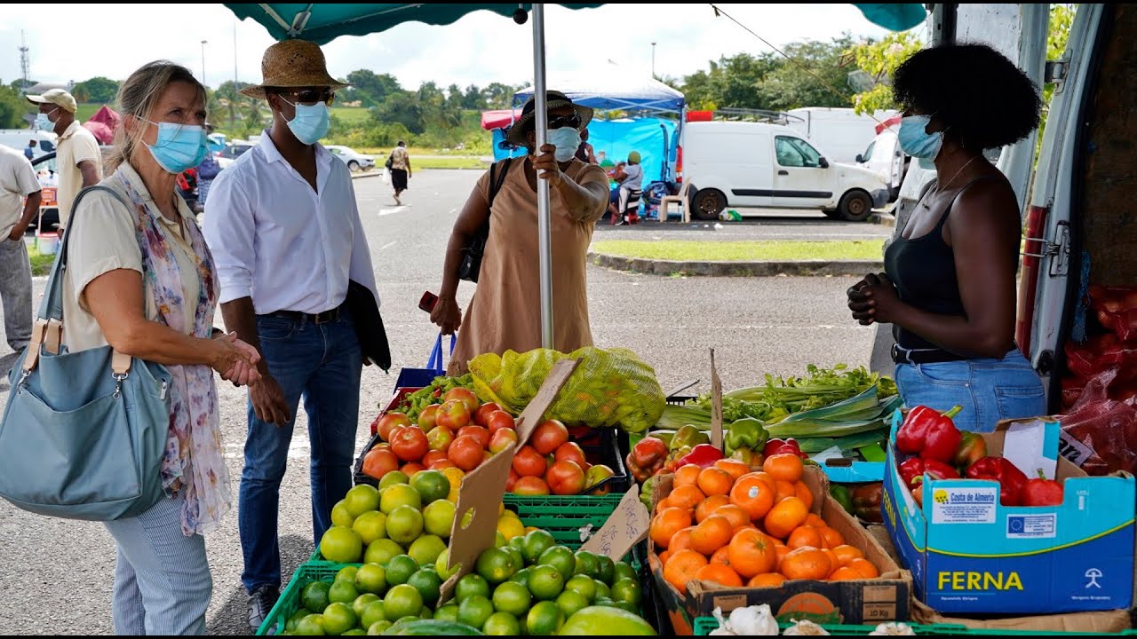 La DAAF Guadeloupe au marché de Gourdeliane