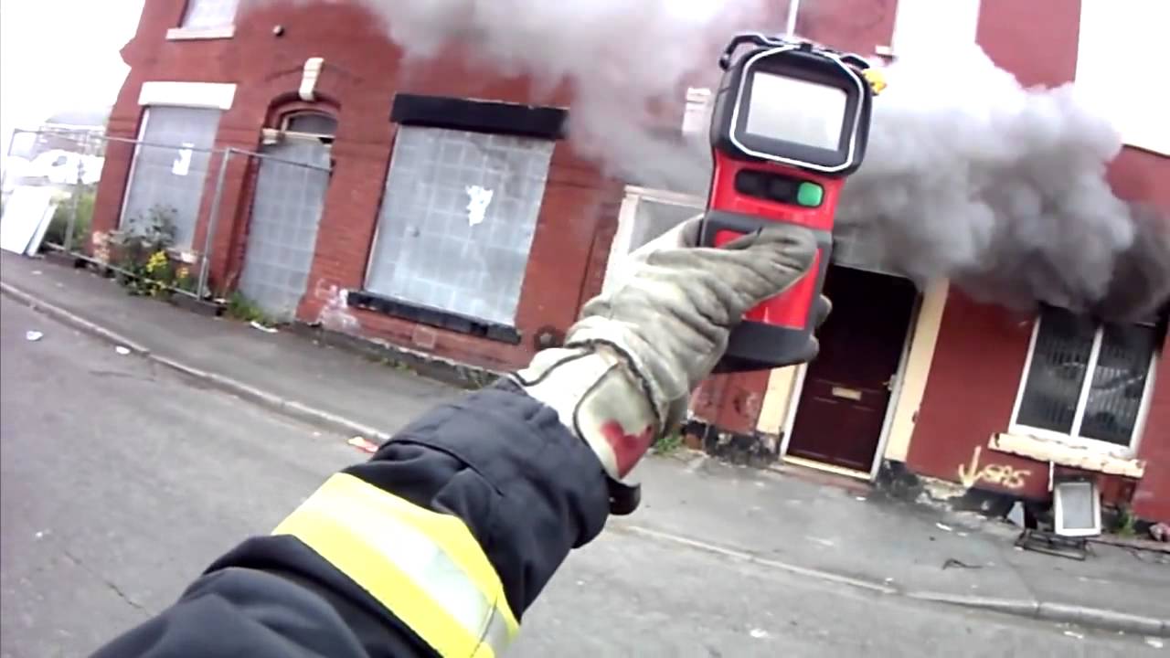 Cold Cut Cobra - Reportaj - Manchester FRS Future Firefighting