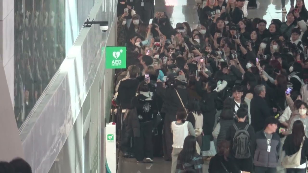 Smtr25 inside the Airport Terminal 260130