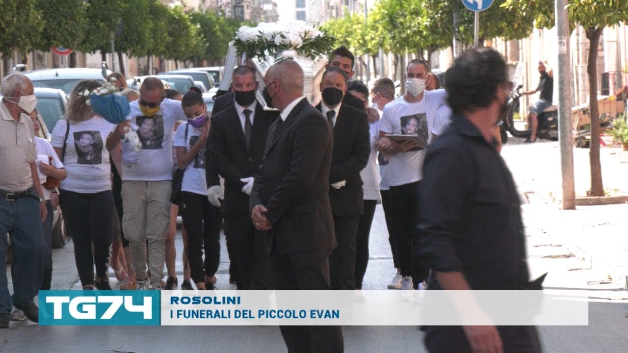 ROSOLINI - I FUNERALI DEL PICCOLO EVAN