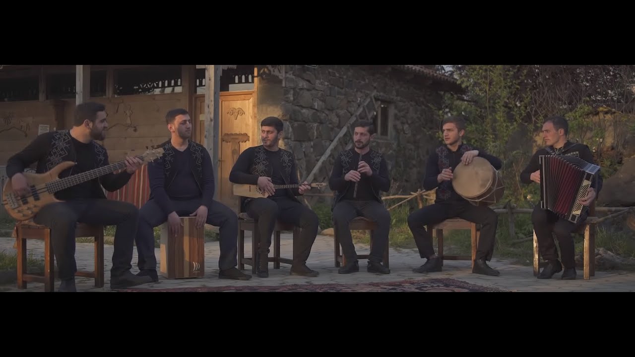 BAND 