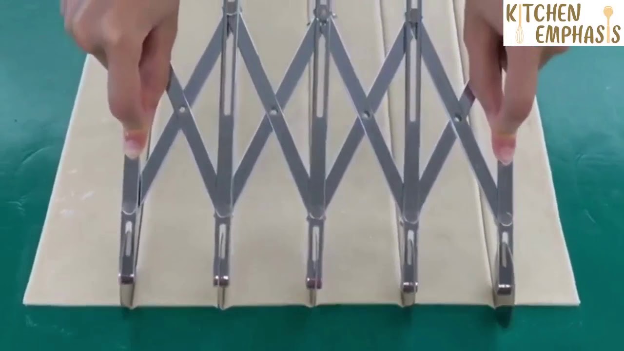 Kitchen Emphasis - Wheels Cutter Dough Divider