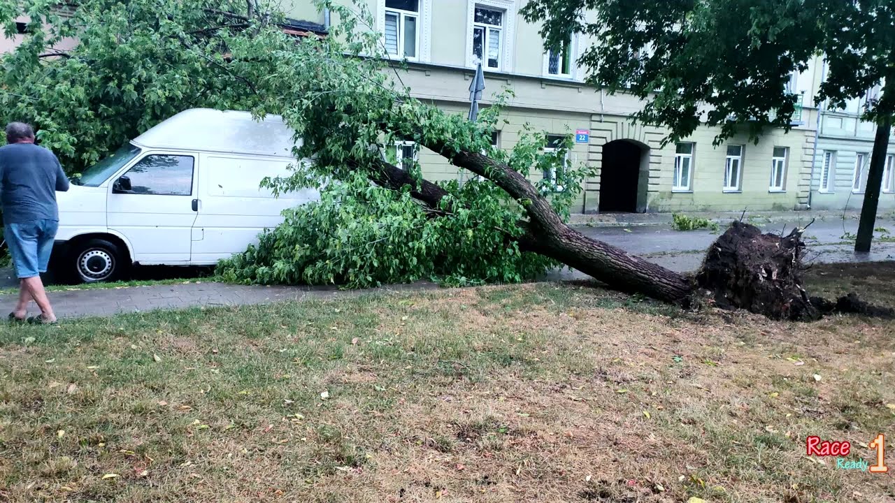 Zniszczenia po #burza Tomaszów Mazowiecki