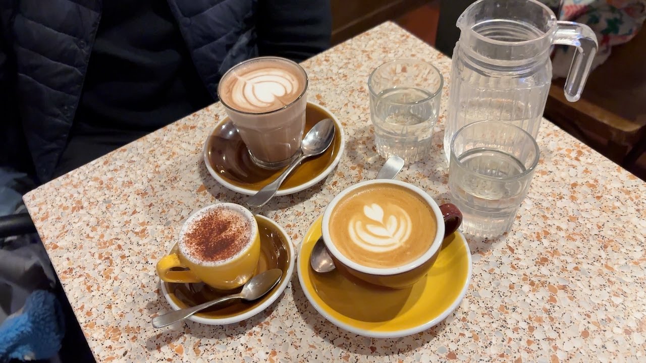 «우리의 빠히» Belles Feuilles, Partage Café, 쿠폰으로 산 Napoli Gang의 트러플 피자, 디키즈 멜빵바지, 한국에서 온 택배 | 파리 일상 브이로그