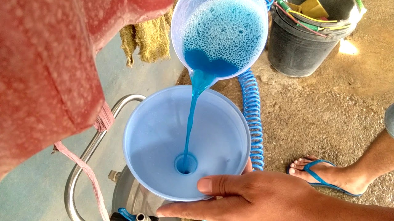 Cara mencampur sampo ke tabung snowwash untuk pencucian mobil dan motor