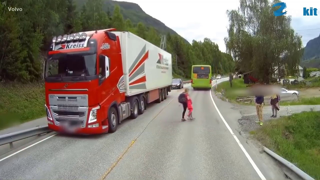 Volvo Acil Fren Sistemi Bir &Ccedil;ocuğun Hayatını Kurtardı