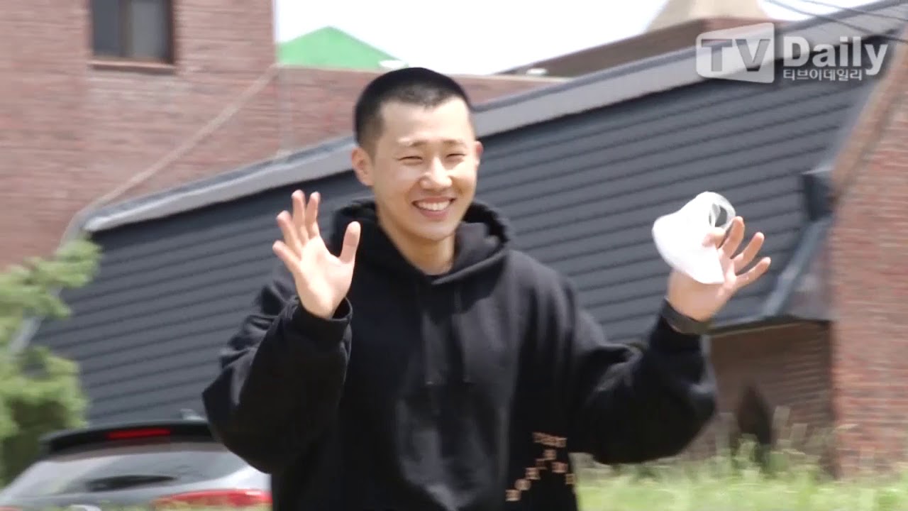 [TD영상] 인피니트 성규(INFINITE Kim Sung Kyu) 현역 입대 '건강하게 잘 다녀올게요~'