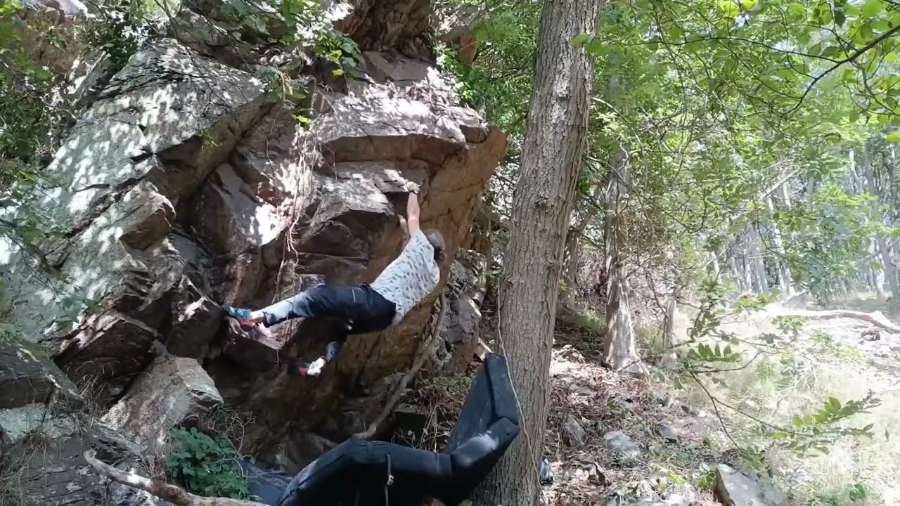 Bara mur - Kullaberg boulder
