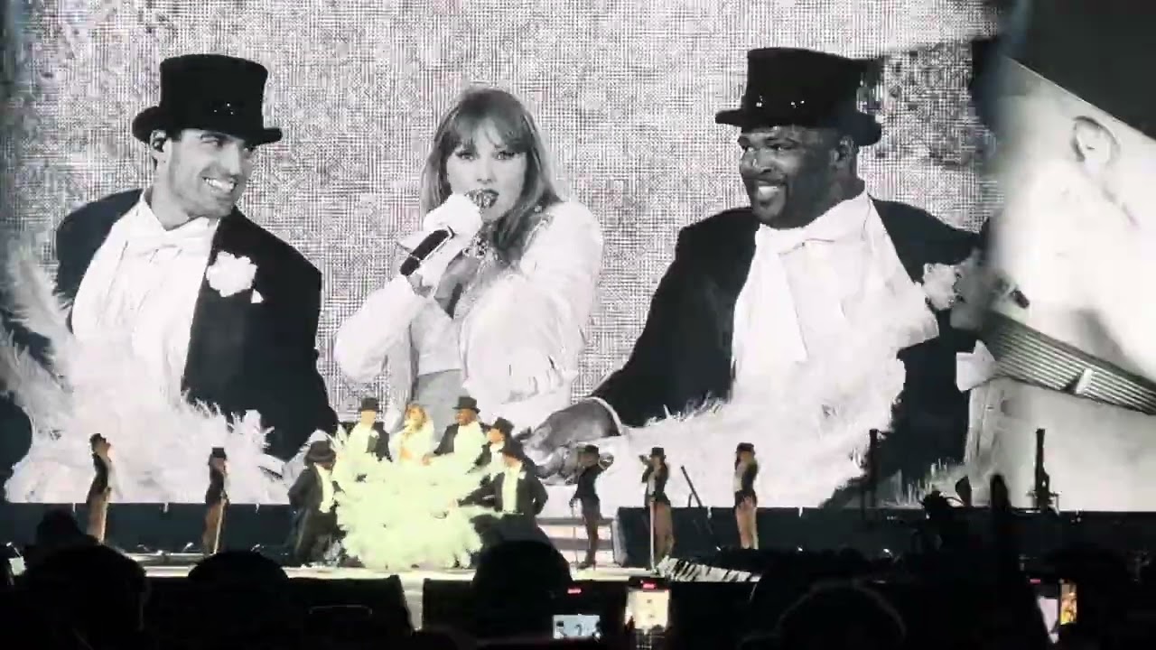 Taylor Swift - I can do it with a broken heart - Anfield Liverpool night 1