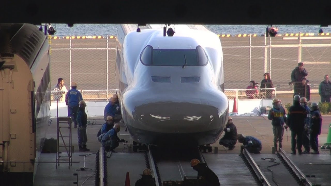 ７００系新幹線を搬入 ＪＲ東海、博物館展示で