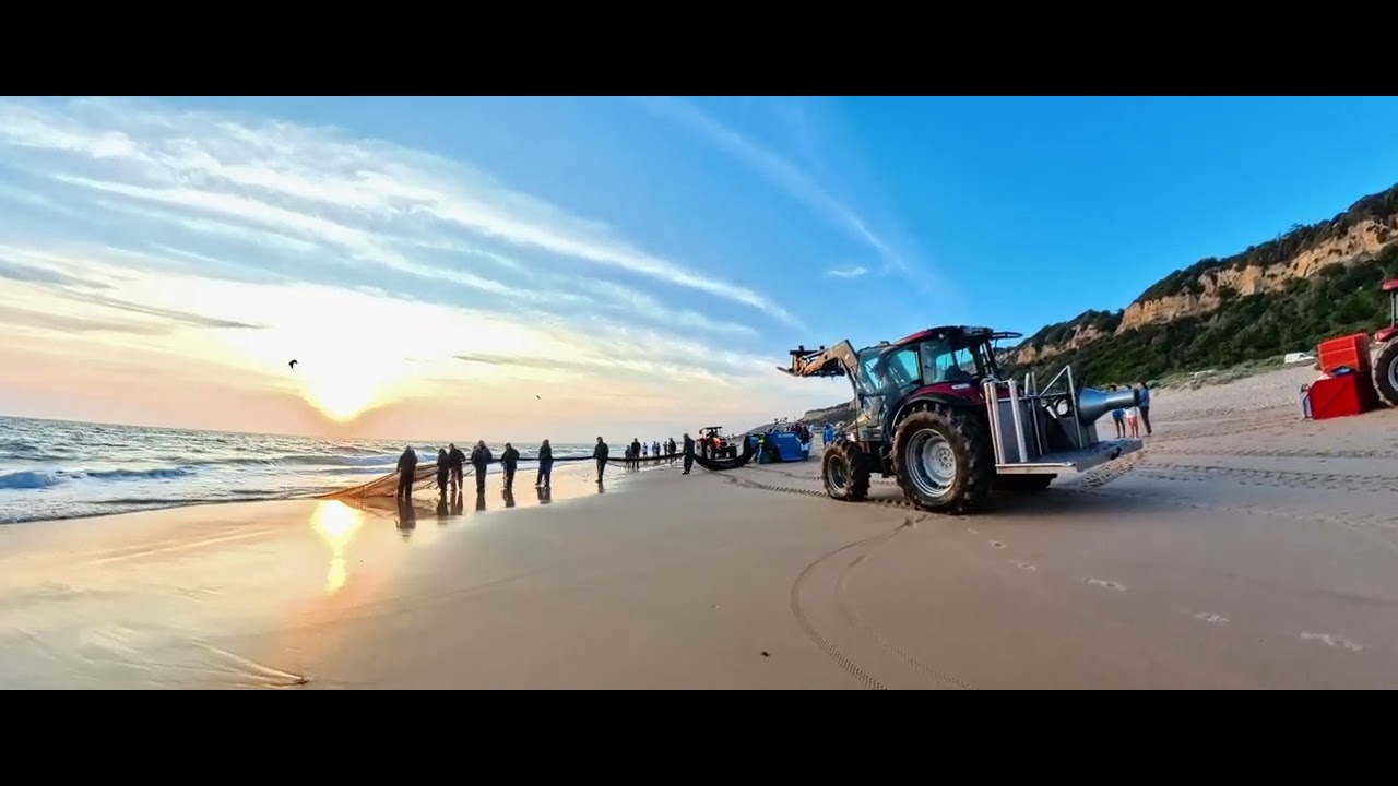 Pescadores na Fonte da Telha - Portugal