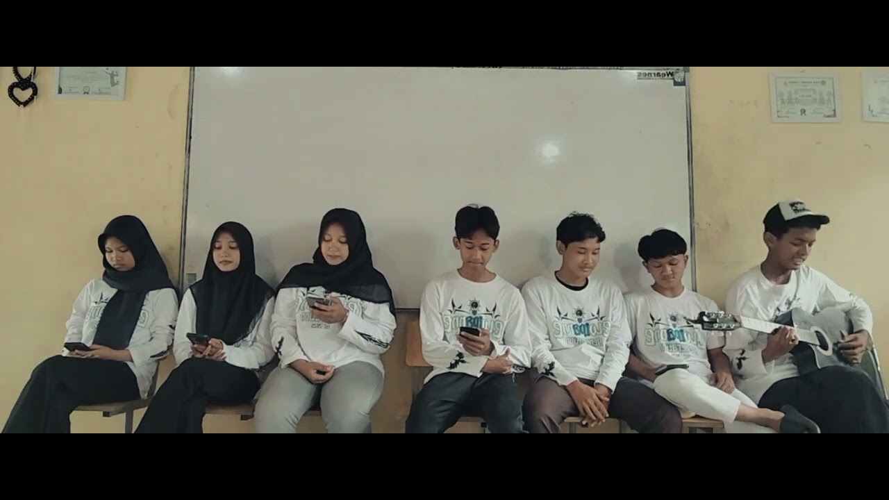 PUISI MUSIKALISASI - BAHASA INDONESIA