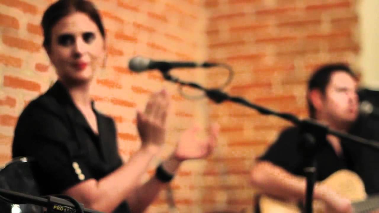 A Manera de Cafe - Laurita Garza (video por David Hinojos)