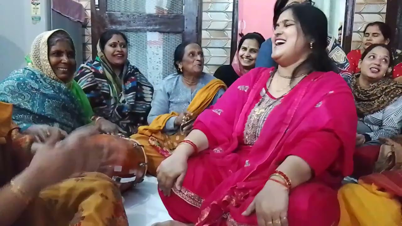 बन्ना बन्नी गीत यह खबर छपवा दो अखबार में पोस्टर लगवा दो बाजार में