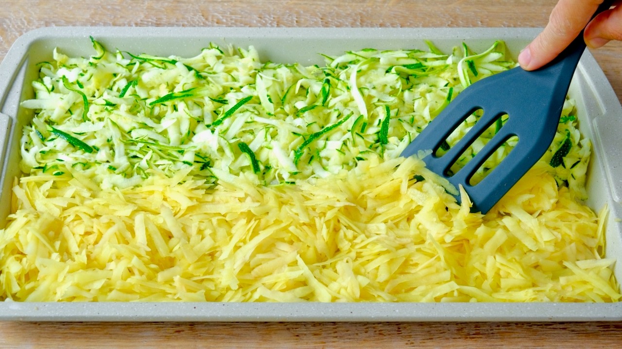 Натрите 3 картофелины и 1 кабачок! Готовлю каждый август! Простой и вкусный рецепт картофеля!